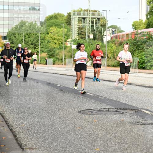 06.09.2026 - CURREX Alsterlauf Dr. Thomas Lammeyer http://msf.ph/oto/10136575 06.09.2026 10:01:44 Laufen 2625, 4152, 3737, 4151, 135, 2476, 5777 meine-sportfotos.de