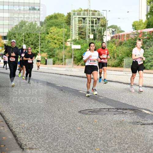 06.09.2026 - CURREX Alsterlauf Dr. Thomas Lammeyer http://msf.ph/oto/10136581 06.09.2026 10:01:44 Laufen 2625, 4151, 3737, 5135, 2476 meine-sportfotos.de