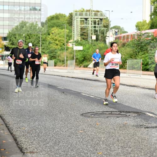 06.09.2026 - CURREX Alsterlauf Dr. Thomas Lammeyer http://msf.ph/oto/10136588 06.09.2026 10:01:45 Laufen 2625, 3737, 5135, 2476 meine-sportfotos.de
