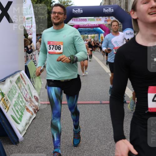 06.09.2026 - CURREX Alsterlauf Strokosch-Dieckow http://msf.ph/oto/10136591 06.09.2026 09:58:46 Ziel 2017, 2034, 2120, 2244, 2711, 2717, 3078, 3691, 4147, 4227, 4256, 4265, 4304, 4356, 4695, 4747, 5205, 5207, 5557, 5706, 5764, 5810, 5964, 6073, 6111 meine-sportfotos.de