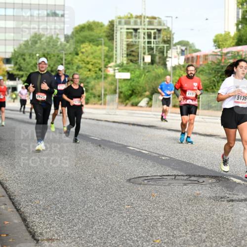 06.09.2026 - CURREX Alsterlauf Dr. Thomas Lammeyer http://msf.ph/oto/10136598 06.09.2026 10:01:46 Laufen 2625, 3737, 4151, 5135 meine-sportfotos.de