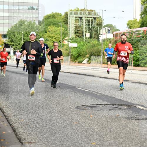 06.09.2026 - CURREX Alsterlauf Dr. Thomas Lammeyer http://msf.ph/oto/10136607 06.09.2026 10:01:46 Laufen 3457, 2625, 2310, 3737, 4151, 13 meine-sportfotos.de