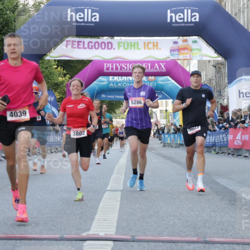 06.09.2026 - CURREX Alsterlauf Yannick Fuchs http://msf.ph/oto/10136609 06.09.2026 09:44:47 Ziel 2442, 2610, 3226, 3445, 3671, 3802, 3803, 4039, 5286, 6201, 8264 meine-sportfotos.de
