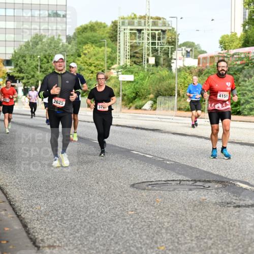 06.09.2026 - CURREX Alsterlauf Dr. Thomas Lammeyer http://msf.ph/oto/10136612 06.09.2026 10:01:47 Laufen 3457, 2310, 2625, 37, 4151 meine-sportfotos.de
