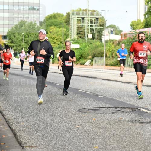 06.09.2026 - CURREX Alsterlauf Dr. Thomas Lammeyer http://msf.ph/oto/10136614 06.09.2026 10:01:47 Laufen 2625, 3737, 4151 meine-sportfotos.de