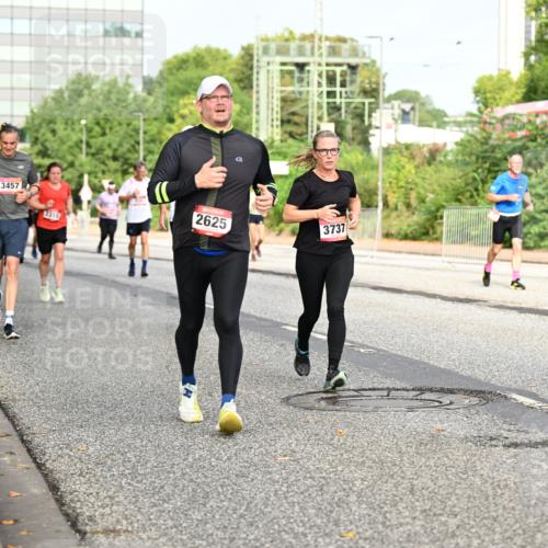 06.09.2026 - CURREX Alsterlauf Dr. Thomas Lammeyer http://msf.ph/oto/10136630 06.09.2026 10:01:48 Laufen 3457, 4151, 2310, 2625, 3737 meine-sportfotos.de