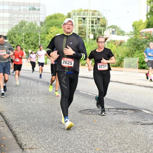 06.09.2026 - CURREX Alsterlauf Dr. Thomas Lammeyer http://msf.ph/oto/10136634 06.09.2026 10:01:49 Laufen 3457, 210, 2625, 3737 meine-sportfotos.de