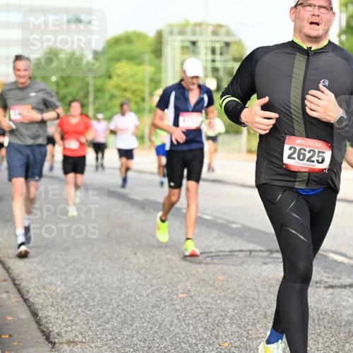 06.09.2026 - CURREX Alsterlauf Dr. Thomas Lammeyer http://msf.ph/oto/10136653 06.09.2026 10:01:50 Laufen 2625, 373 meine-sportfotos.de