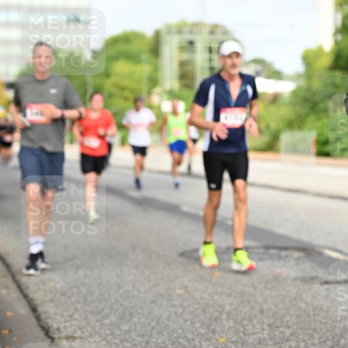 06.09.2026 - CURREX Alsterlauf Dr. Thomas Lammeyer http://msf.ph/oto/10136659 06.09.2026 10:01:51 Laufen  meine-sportfotos.de