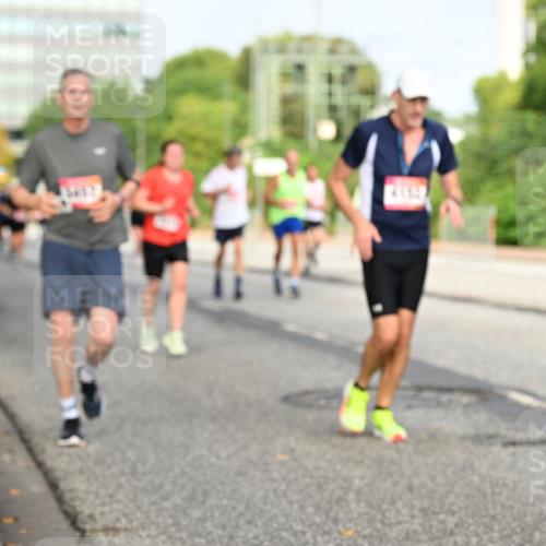 06.09.2026 - CURREX Alsterlauf Dr. Thomas Lammeyer http://msf.ph/oto/10136663 06.09.2026 10:01:51 Laufen  meine-sportfotos.de