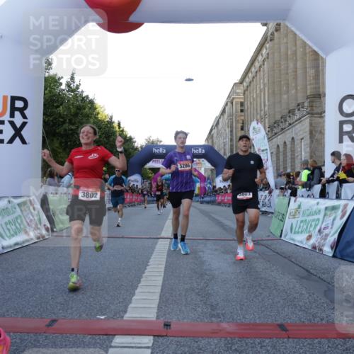 06.09.2026 - CURREX Alsterlauf Yannick Fuchs http://msf.ph/oto/10136670 06.09.2026 09:44:49 Ziel 2442, 2452, 2610, 3226, 3445, 3671, 3802, 3803, 4039, 5286, 8264 meine-sportfotos.de