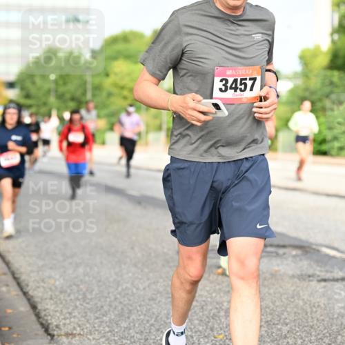 06.09.2026 - CURREX Alsterlauf Dr. Thomas Lammeyer http://msf.ph/oto/10136681 06.09.2026 10:01:53 Laufen 3457 meine-sportfotos.de