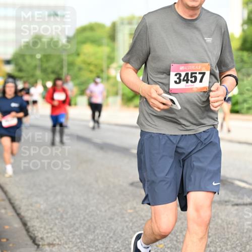 06.09.2026 - CURREX Alsterlauf Dr. Thomas Lammeyer http://msf.ph/oto/10136682 06.09.2026 10:01:53 Laufen 3457 meine-sportfotos.de