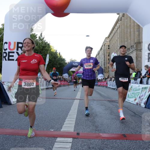 06.09.2026 - CURREX Alsterlauf Yannick Fuchs http://msf.ph/oto/10136701 06.09.2026 09:44:50 Ziel 2442, 2452, 2610, 3226, 3671, 3802, 3803, 4039, 4128, 5286, 8264 meine-sportfotos.de