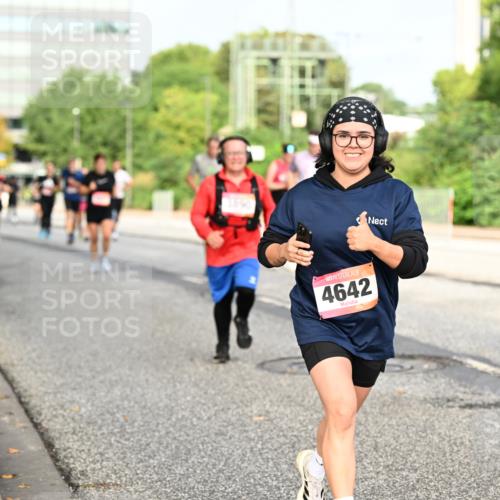 06.09.2026 - CURREX Alsterlauf Dr. Thomas Lammeyer http://msf.ph/oto/10136711 06.09.2026 10:01:55 Laufen 4642, 2267 meine-sportfotos.de