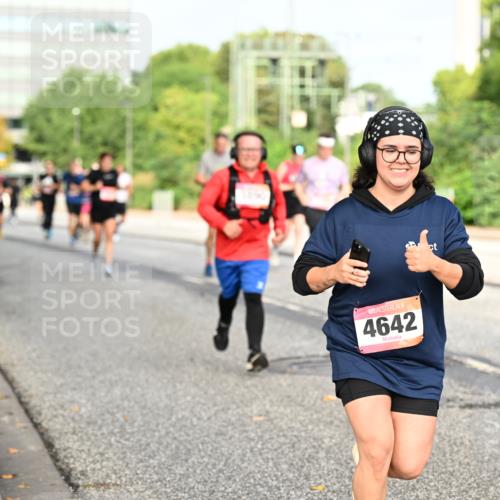 06.09.2026 - CURREX Alsterlauf Dr. Thomas Lammeyer http://msf.ph/oto/10136712 06.09.2026 10:01:56 Laufen 4642, 2267 meine-sportfotos.de