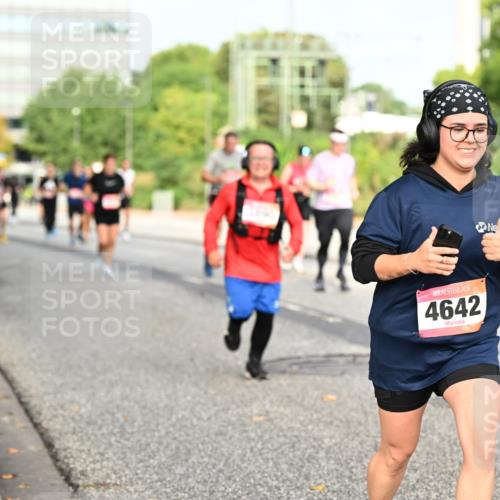 06.09.2026 - CURREX Alsterlauf Dr. Thomas Lammeyer http://msf.ph/oto/10136713 06.09.2026 10:01:56 Laufen 4642 meine-sportfotos.de