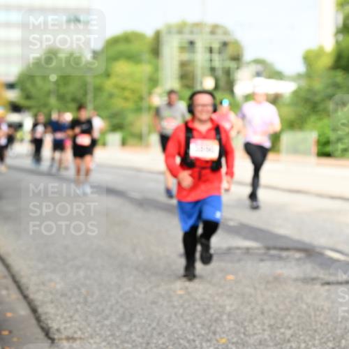06.09.2026 - CURREX Alsterlauf Dr. Thomas Lammeyer http://msf.ph/oto/10136718 06.09.2026 10:01:56 Laufen  meine-sportfotos.de