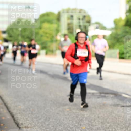 06.09.2026 - CURREX Alsterlauf Dr. Thomas Lammeyer http://msf.ph/oto/10136719 06.09.2026 10:01:56 Laufen  meine-sportfotos.de