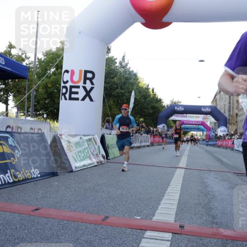 06.09.2026 - CURREX Alsterlauf Yannick Fuchs http://msf.ph/oto/10136721 06.09.2026 09:44:51 Ziel 2442, 2452, 2610, 3226, 3671, 3802, 3803, 4039, 4128, 5286, 8264 meine-sportfotos.de