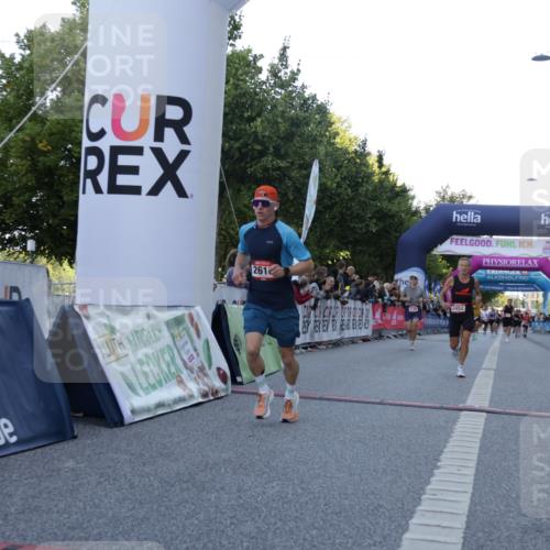 06.09.2026 - CURREX Alsterlauf Yannick Fuchs http://msf.ph/oto/10136727 06.09.2026 09:44:51 Ziel 2442, 2452, 2610, 3226, 3671, 3802, 3803, 4039, 4128, 5286, 8264 meine-sportfotos.de