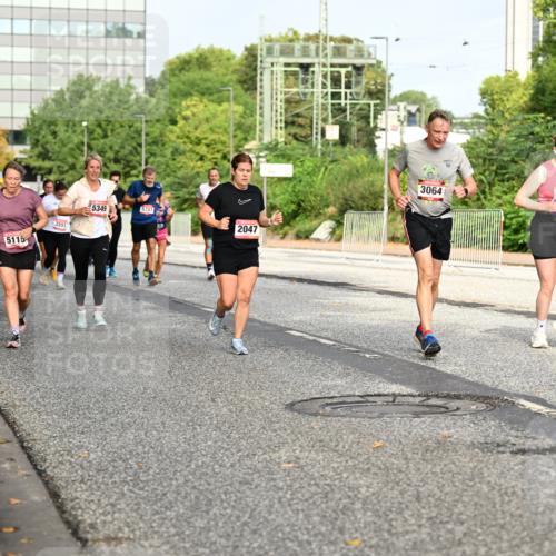 06.09.2026 - CURREX Alsterlauf Dr. Thomas Lammeyer http://msf.ph/oto/10136745 06.09.2026 10:01:58 Laufen 4481, 5115, 3551, 5349, 5781, 2047, 3064, 3315 meine-sportfotos.de