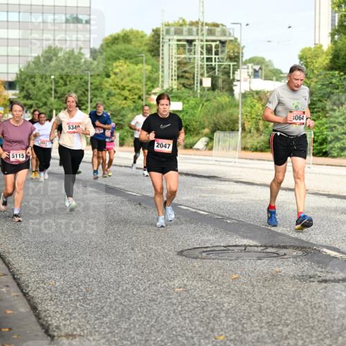 06.09.2026 - CURREX Alsterlauf Dr. Thomas Lammeyer http://msf.ph/oto/10136749 06.09.2026 10:01:59 Laufen 4481, 5115, 3551, 5340, 2047, 3064, 3315 meine-sportfotos.de