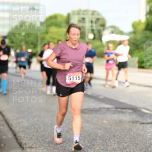 06.09.2026 - CURREX Alsterlauf Dr. Thomas Lammeyer http://msf.ph/oto/10136792 06.09.2026 10:02:02 Laufen 5115 meine-sportfotos.de