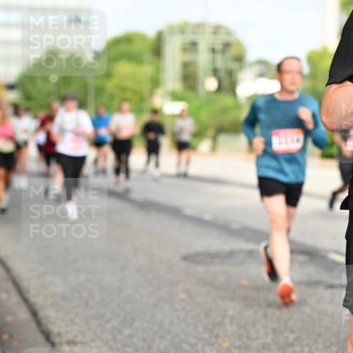 06.09.2026 - CURREX Alsterlauf Dr. Thomas Lammeyer http://msf.ph/oto/10136845 06.09.2026 10:02:07 Laufen 4 meine-sportfotos.de