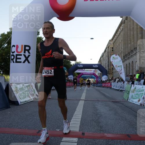 06.09.2026 - CURREX Alsterlauf Yannick Fuchs http://msf.ph/oto/10136861 06.09.2026 09:44:54 Ziel 2442, 2452, 2610, 3802, 3803, 4039, 4128, 5286, 5837, 6243 meine-sportfotos.de