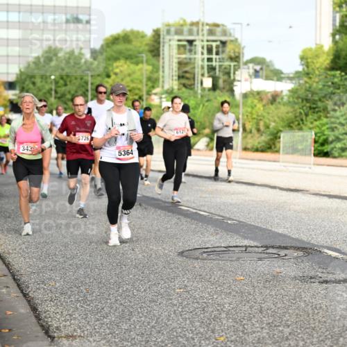 06.09.2026 - CURREX Alsterlauf Dr. Thomas Lammeyer http://msf.ph/oto/10136862 06.09.2026 10:02:09 Laufen 343, 5726, 5364, 6121 meine-sportfotos.de