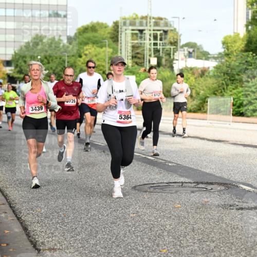 06.09.2026 - CURREX Alsterlauf Dr. Thomas Lammeyer http://msf.ph/oto/10136870 06.09.2026 10:02:09 Laufen 726, 5390, 3439, 5364, 6121 meine-sportfotos.de