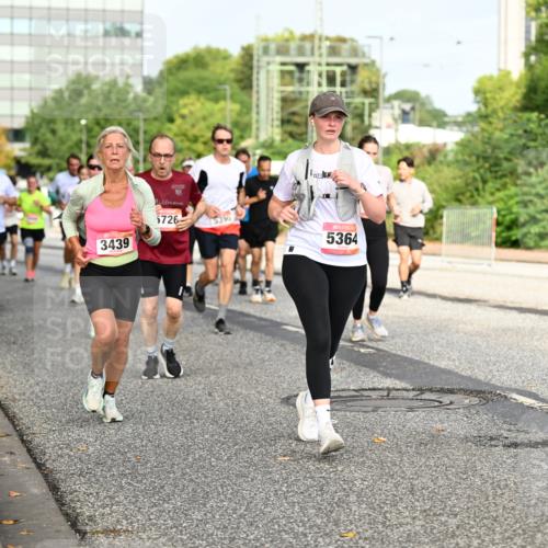 06.09.2026 - CURREX Alsterlauf Dr. Thomas Lammeyer http://msf.ph/oto/10136878 06.09.2026 10:02:10 Laufen 3439, 5726, 5390, 5364 meine-sportfotos.de