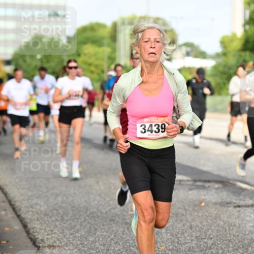 06.09.2026 - CURREX Alsterlauf Dr. Thomas Lammeyer http://msf.ph/oto/10136899 06.09.2026 10:02:12 Laufen 3439 meine-sportfotos.de