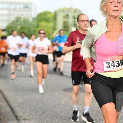 06.09.2026 - CURREX Alsterlauf Dr. Thomas Lammeyer http://msf.ph/oto/10136905 06.09.2026 10:02:12 Laufen 3439 meine-sportfotos.de