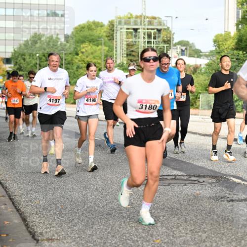 06.09.2026 - CURREX Alsterlauf Dr. Thomas Lammeyer http://msf.ph/oto/10136918 06.09.2026 10:02:13 Laufen 03, 3947, 52, 4197, 4198, 3180, 73, 5390 meine-sportfotos.de
