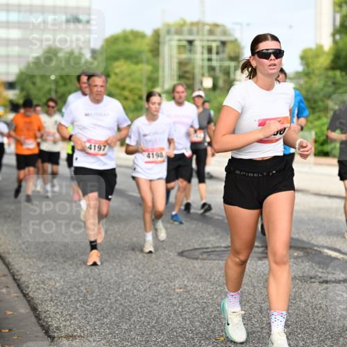 06.09.2026 - CURREX Alsterlauf Dr. Thomas Lammeyer http://msf.ph/oto/10136924 06.09.2026 10:02:14 Laufen 4197, 4198 meine-sportfotos.de