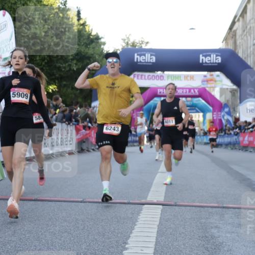 06.09.2026 - CURREX Alsterlauf Yannick Fuchs http://msf.ph/oto/10136936 06.09.2026 09:44:58 Ziel 2452, 2610, 3641, 4011, 4128, 5837, 6243, 6420 meine-sportfotos.de