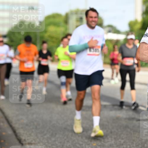 06.09.2026 - CURREX Alsterlauf Dr. Thomas Lammeyer http://msf.ph/oto/10136955 06.09.2026 10:02:16 Laufen 41 meine-sportfotos.de