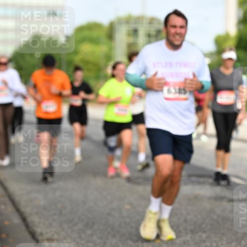 06.09.2026 - CURREX Alsterlauf Dr. Thomas Lammeyer http://msf.ph/oto/10136959 06.09.2026 10:02:17 Laufen 6385 meine-sportfotos.de
