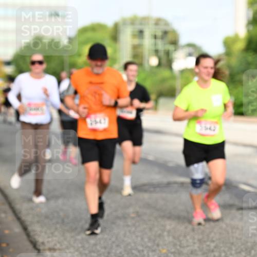 06.09.2026 - CURREX Alsterlauf Dr. Thomas Lammeyer http://msf.ph/oto/10136971 06.09.2026 10:02:18 Laufen 2547, 3542, 81 meine-sportfotos.de
