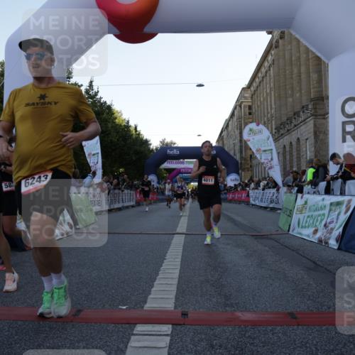 06.09.2026 - CURREX Alsterlauf Yannick Fuchs http://msf.ph/oto/10136990 06.09.2026 09:44:59 Ziel 2452, 3641, 3974, 4011, 4128, 5837, 6243, 6420 meine-sportfotos.de
