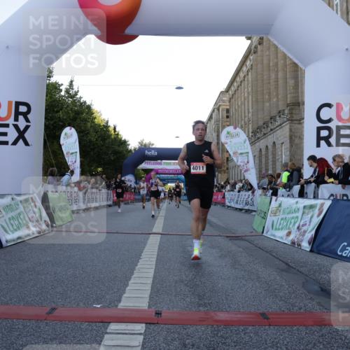 06.09.2026 - CURREX Alsterlauf Yannick Fuchs http://msf.ph/oto/10137005 06.09.2026 09:45:00 Ziel 2289, 2452, 3641, 3974, 4011, 4128, 5837, 6243, 6420 meine-sportfotos.de