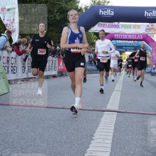 06.09.2026 - CURREX Alsterlauf Yannick Fuchs http://msf.ph/oto/10137048 06.09.2026 09:45:01 Ziel 2289, 2786, 3641, 3974, 4011, 4128, 4255, 5837, 6243, 6420 meine-sportfotos.de