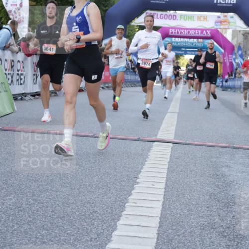 06.09.2026 - CURREX Alsterlauf Yannick Fuchs http://msf.ph/oto/10137066 06.09.2026 09:45:02 Ziel 2289, 2786, 3641, 3771, 3974, 4011, 4128, 4255, 5837, 6243, 6420 meine-sportfotos.de