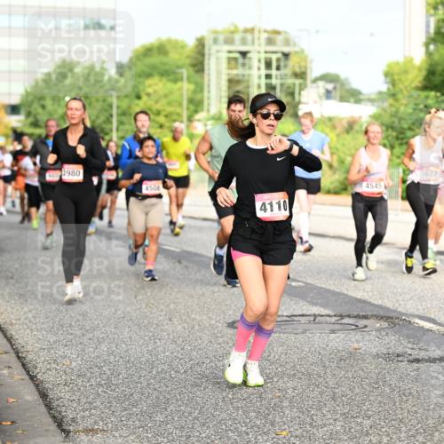 06.09.2026 - CURREX Alsterlauf Dr. Thomas Lammeyer http://msf.ph/oto/10137090 06.09.2026 10:02:30 Laufen 3980, 4508, 4110, 4545, 3677, 6350 meine-sportfotos.de