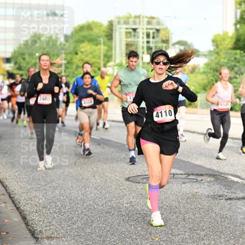 06.09.2026 - CURREX Alsterlauf Dr. Thomas Lammeyer http://msf.ph/oto/10137094 06.09.2026 10:02:30 Laufen 3980, 4500, 4110, 4545, 3677 meine-sportfotos.de