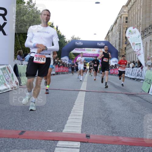 06.09.2026 - CURREX Alsterlauf Yannick Fuchs http://msf.ph/oto/10137103 06.09.2026 09:45:04 Ziel 2289, 2786, 3641, 3767, 3771, 3974, 4011, 4255, 5272, 5837, 6243, 6420 meine-sportfotos.de