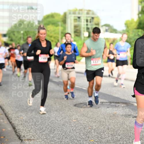 06.09.2026 - CURREX Alsterlauf Dr. Thomas Lammeyer http://msf.ph/oto/10137105 06.09.2026 10:02:31 Laufen 3981, 4110 meine-sportfotos.de