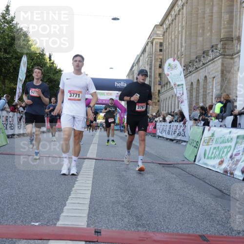 06.09.2026 - CURREX Alsterlauf Yannick Fuchs http://msf.ph/oto/10137119 06.09.2026 09:45:07 Ziel 2289, 2489, 2786, 3641, 3767, 3771, 3873, 3974, 4011, 4255, 4331, 5266, 5272, 5341, 5770, 6420 meine-sportfotos.de
